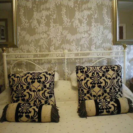 Laurel House