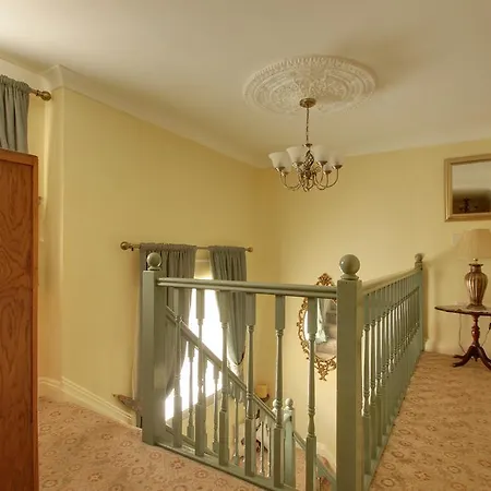 Laurel House Bed & Breakfast